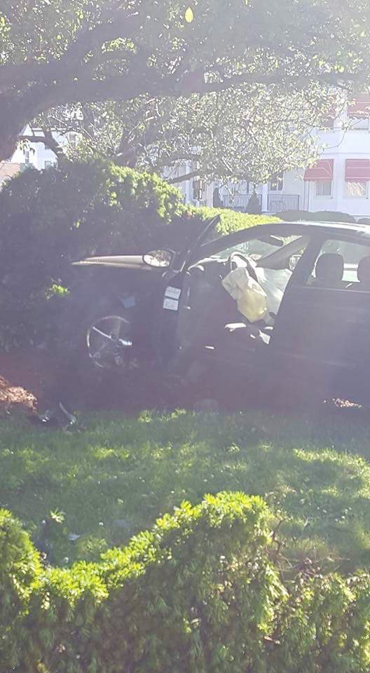 Car Crashes Into Powderhouse Rotary Park The Somerville/Medford News